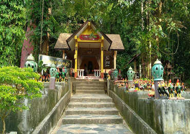 Chao Por Khao Lak Shrine
