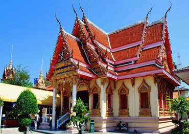 Храм Wat Hua Hin