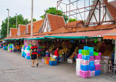 Фруктовый рынок у Mike Shopping Mall