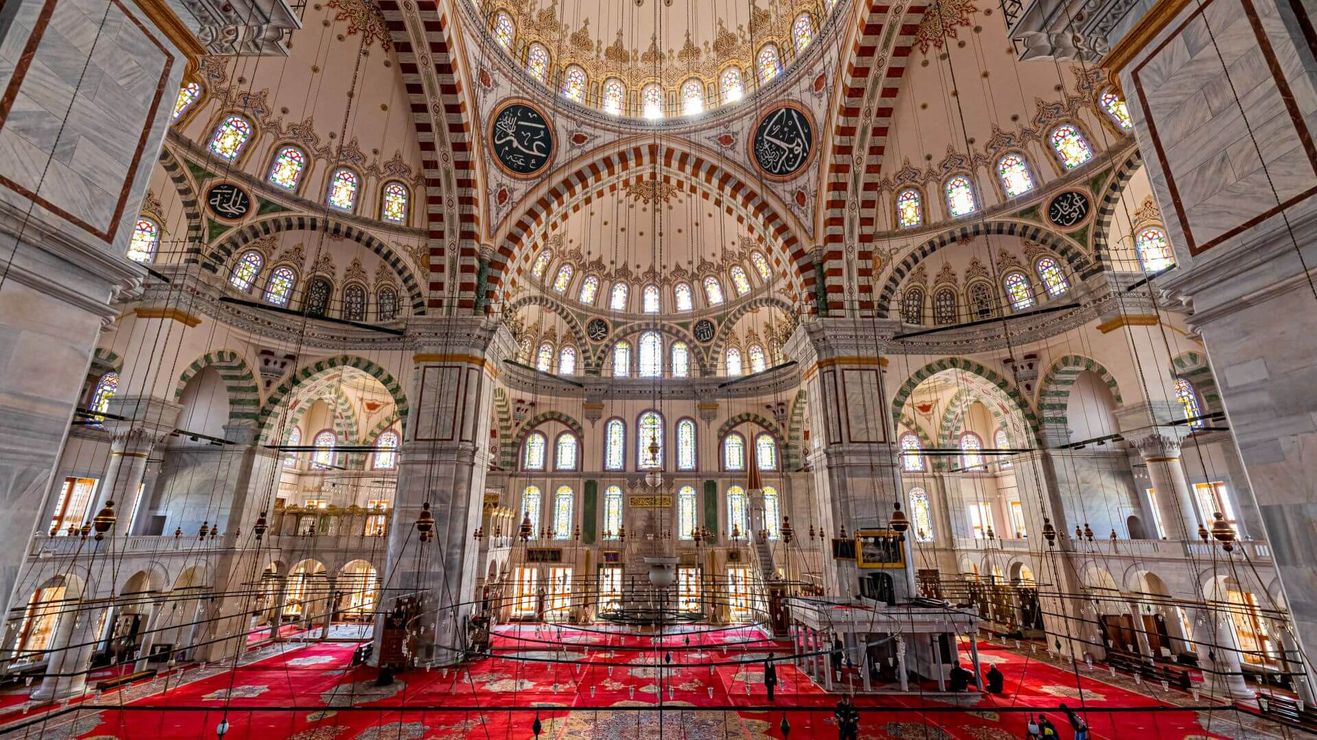 Мечеть фатиха в стамбуле. Мечеть Мехмеда Фатиха. Мечеть завоевателя Стамбул. Новая мечеть в Стамбуле Валиде.