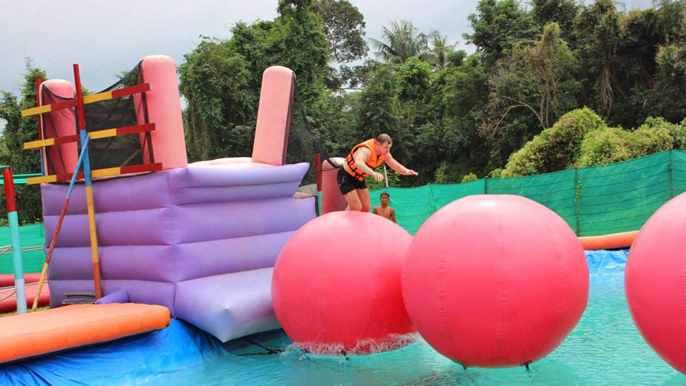 Развлечения в паттайе. Аттракционы в Паттайе. Аттракцион подушка. Splashdown Waterpark Pattaya. Паттайя развлечения.